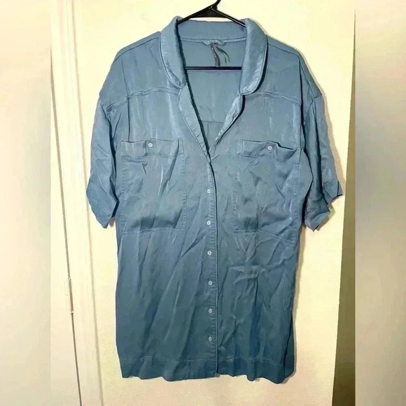 ANTHROPOLOGIE Blue Silk Like Oversized Tunic Short Sleeve Button Down Top Large - Picture 1 of 8
